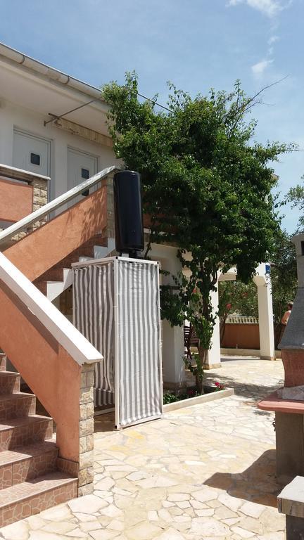 Apartments Jolic Vir Exterior foto